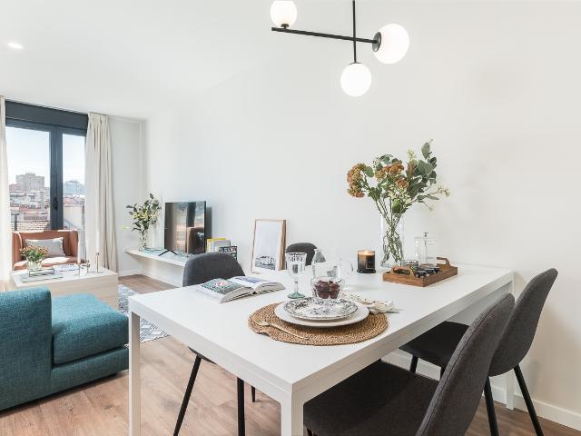 Bright three bedroom apartment in Tetuán