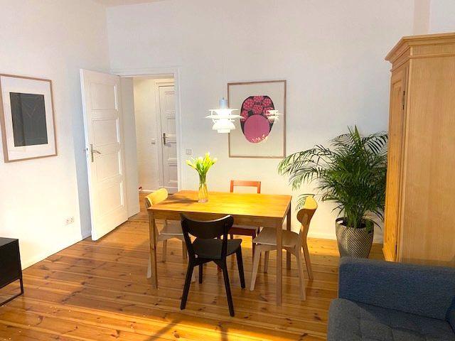 Bright three room apartment with a sunny balcony overlooking a green courtyard, Berlin Amsterdam Apartments for Rent
