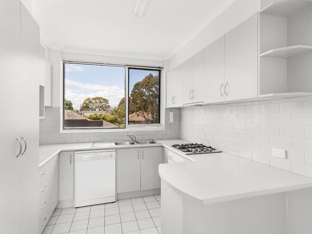 Bright Two Bedroom Gem in Prime Caulfield Location | FLARE REAL ESTATE