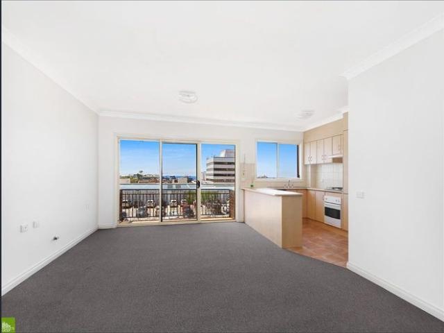 Bright Two Bedroom Unit in Wollongong