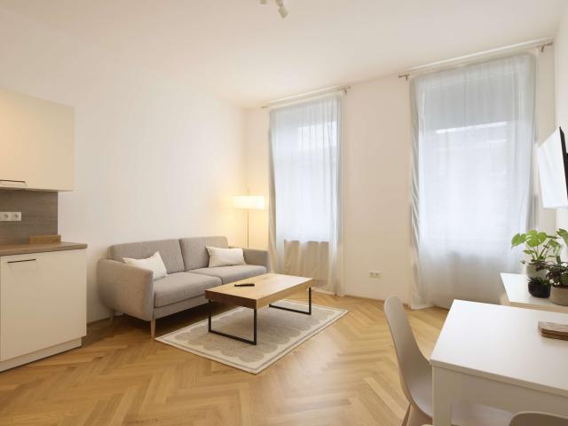 Bright two room apartment directly at U3 Ottakring