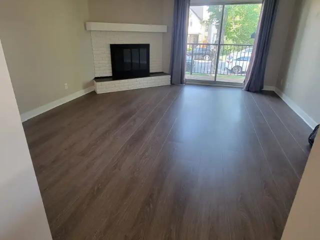 Bright Upper 4Plex Suite ADULT ONLY BUILDING
