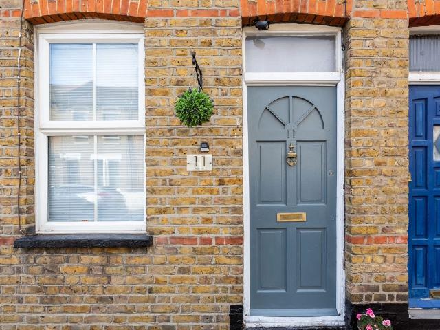 Brighton Avenue, Southend On Sea SS1, 2 bed terraced house to rent, £1,400 pcm | PrimeLocation