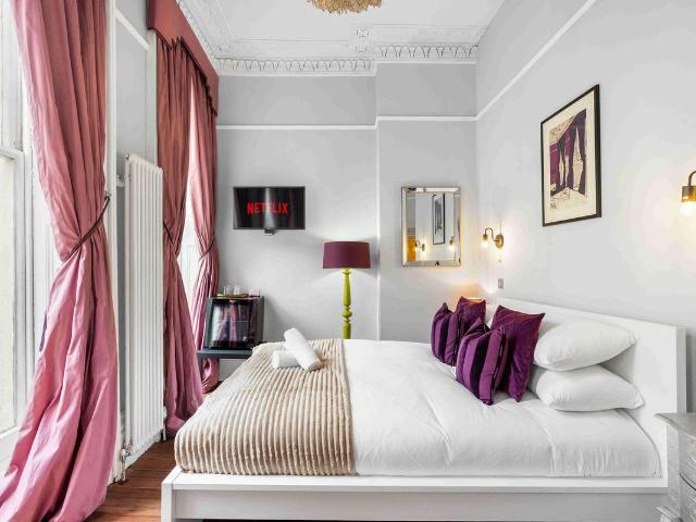 Brighton BN1, 1 bed flat to rent, £1,985 pcm | PrimeLocation
