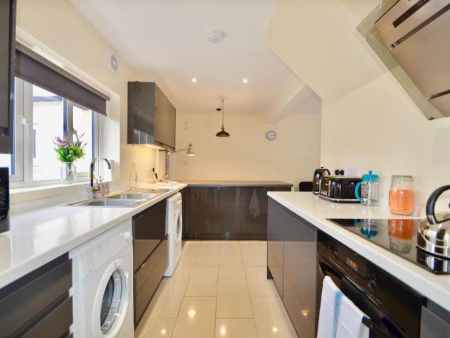 Brighton BN1 1 bed in a house share to rent £700 pcm £162 pw