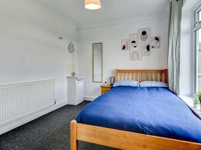 Brighton BN1 1 bed in a house share to rent £715 pcm £165 pw