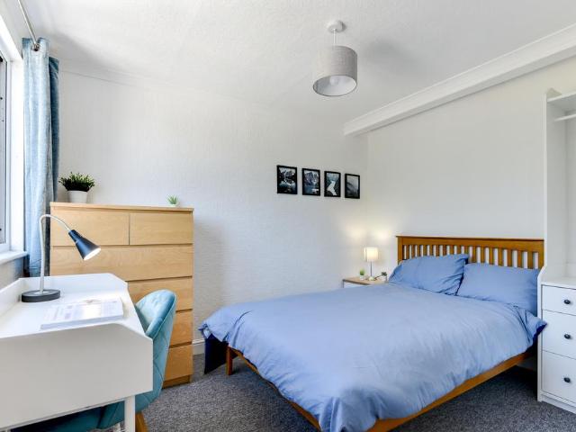 Brighton BN1 1 bed in a house share to rent £715 pcm £165 pw
