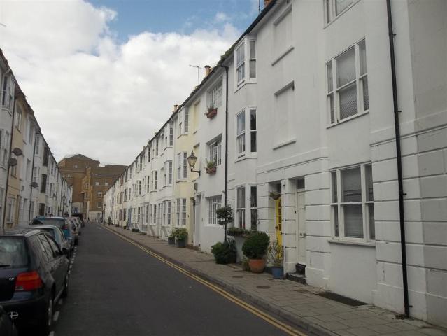 Brighton BN1 6 bed terraced house to rent £3,000 pcm £692 pw
