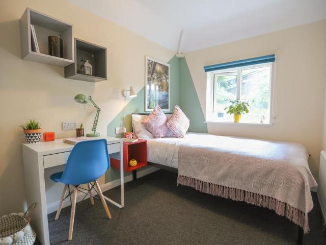 Brighton BN2 1 bed in a house share to rent £650 pcm £150 pw