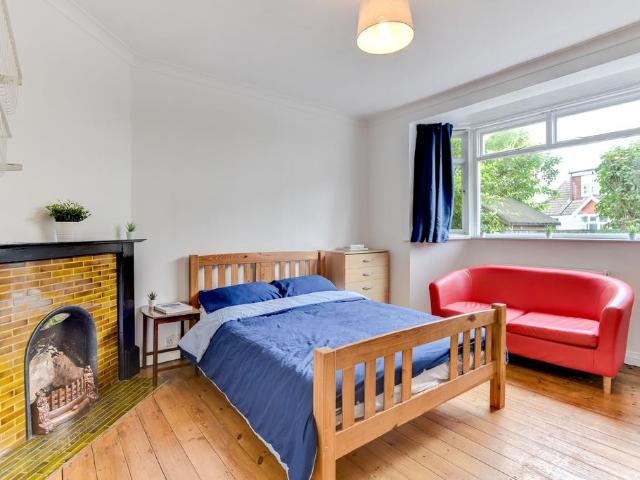 Brighton BN2 1 bed in a house share to rent £750 pcm £173 pw