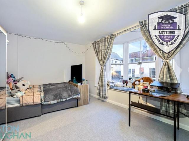 Brighton, East Sussex BN2 3 bed apartment to rent £2,340 pcm £540 pw