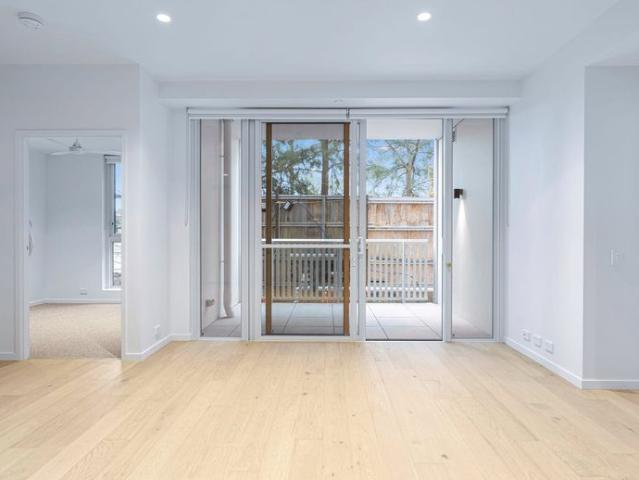 Brighton Living at Its Best – Modern 2 Bed, 2 Bath with Secure Parking
