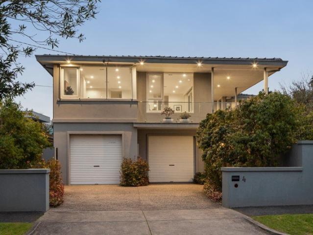 Brighton Prestige, Steps From Dendy Street beach