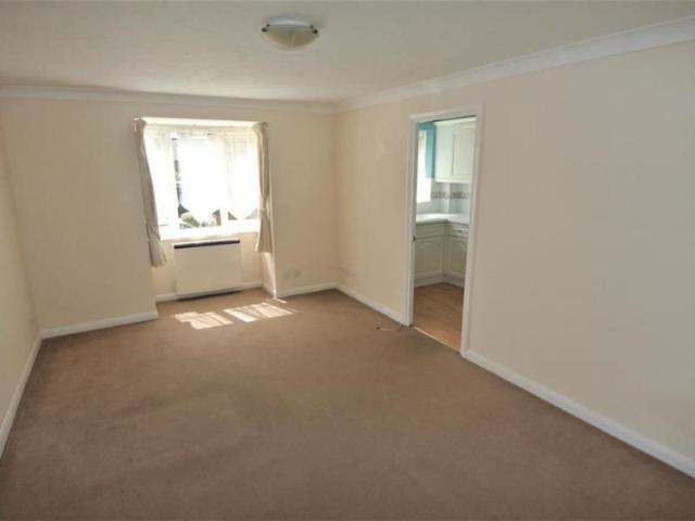 Brighton Road, Addlestone 2 bedrooms Property for lettings Seymours