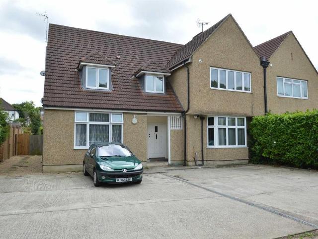 Brighton Road, Coulsdon CR5 1 bed flat to rent £1,295 pcm £299 pw