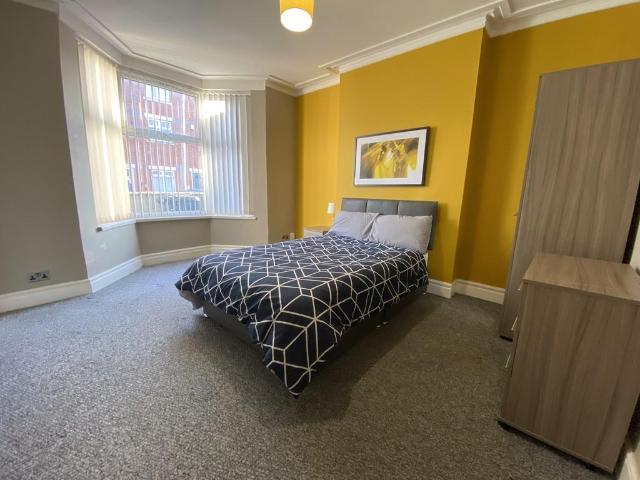 Brighton Road, Derby DE24 1 bed in a house share to rent £425 pcm £98 pw