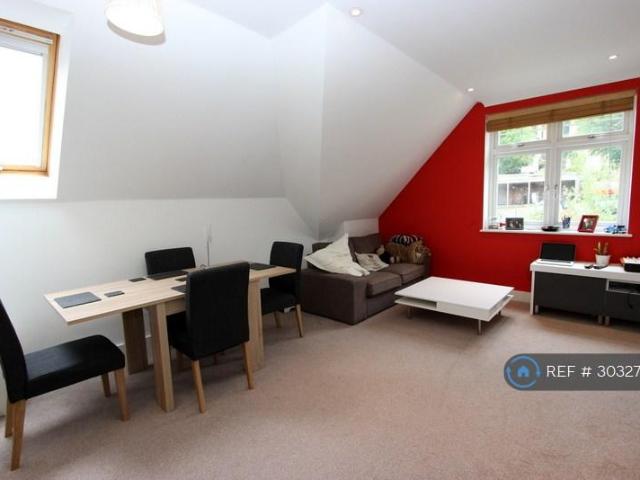 Brighton Road, Purley, CR8 1 bed flat to rent £1,400 pcm £323 pw
