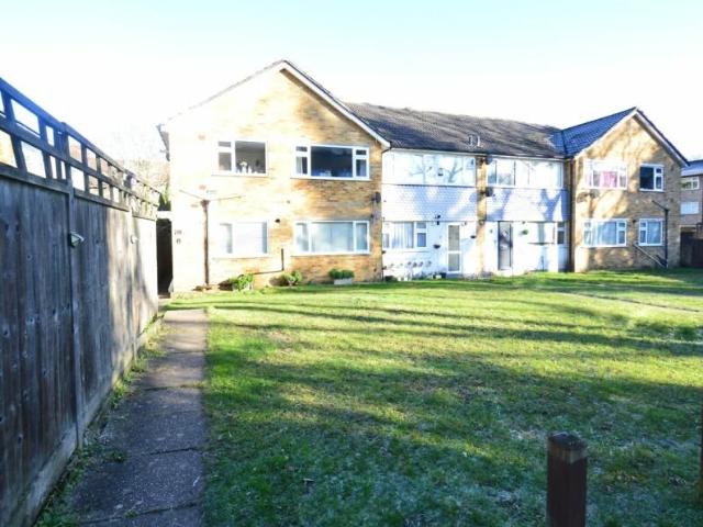 Brighton Road, Purley CR8, 2 bed flat to rent, £1,700 pcm | PrimeLocation