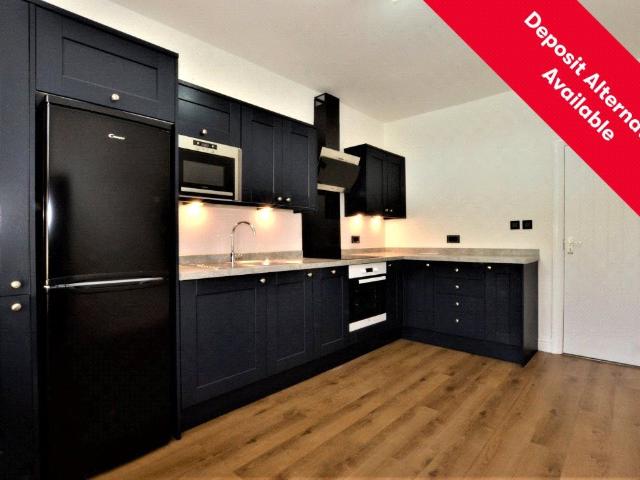 Brighton Road, Purley CR8, 2 bed flat to rent, £1,800 pcm | PrimeLocation