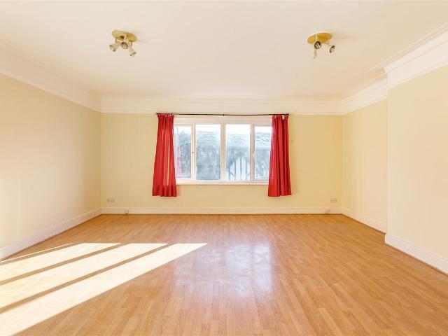 Brighton Road, Purley CR8, Studio to rent, £1,000 pcm | PrimeLocation