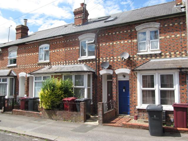 Brighton Road, Reading RG6, 6 bed terraced house to rent, £3,300 pcm | PrimeLocation