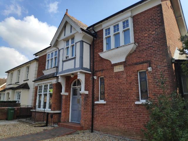 Brighton Road, Redhill RH1, Studio to rent, £975 pcm | PrimeLocation