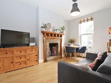 Brighton Road, Surbiton KT6, 1 bed flat to rent, £1,400 pcm | PrimeLocation