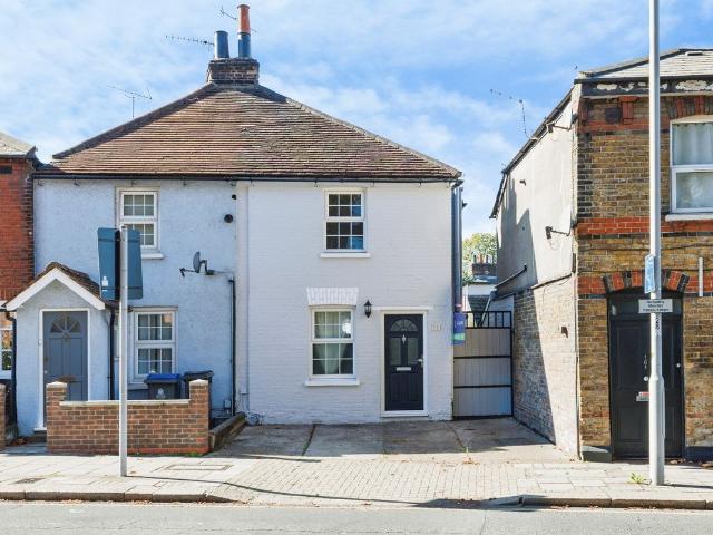Brighton Road, Surbiton KT6, 2 bed end terrace house to rent, £2,250 pcm | PrimeLocation