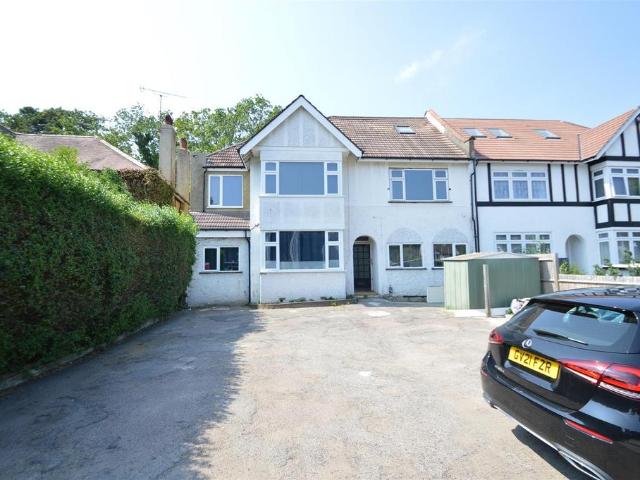 Brighton Road, Surrey CR5 1 bed flat to rent £1,250 pcm £288 pw