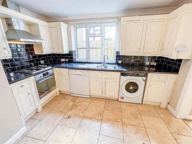 Brighton Road, South Croydon CR2, 1 bed maisonette to rent, £1,350 pcm | PrimeLocation