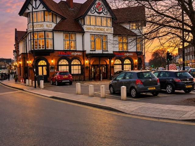 Brighton Road, South Croydon CR2, 2 bed flat to rent, £1,750 pcm | PrimeLocation