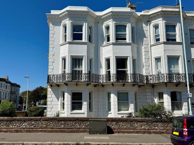 Brighton Road, Worthing, BN11 1 bed ground floor flat to rent £950 pcm £219 pw