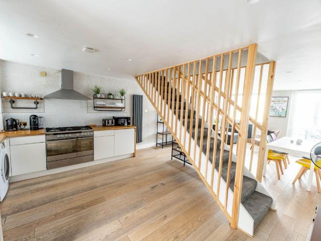 Brighton Square, Brighton, East Sussex BN1, 2 bed flat to rent, £1,900 pcm | PrimeLocation