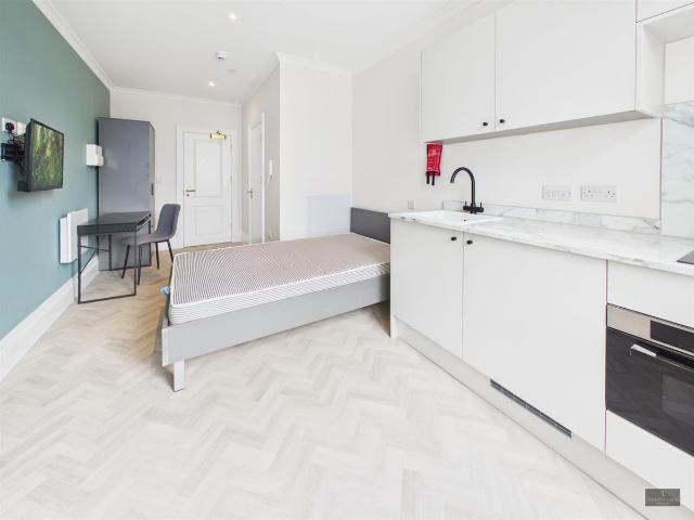 Brights House, Bournemouth BH1, 1 bed flat to rent, £823 pcm | PrimeLocation