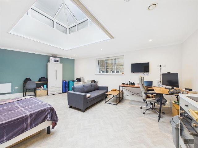 Brights House, Bournemouth BH1, 1 bed flat to rent, £875 pcm | PrimeLocation