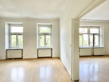 Brigittaplatz | Bezaubernde 2 Zimmer Altbau mit Potenzial & Grünblick für unter € 3.650/m2