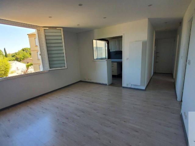 BRIGNOLES APPARTEMENT TYPE 3 AVEC LOGGIA PLACE DE PARKING CA