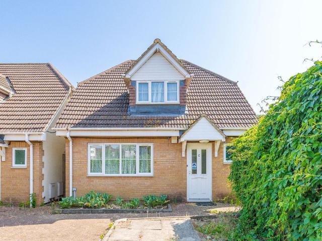Brigstock Road, Thornton Heath CR7, 3 bed bungalow to rent, £3,000 pcm | PrimeLocation