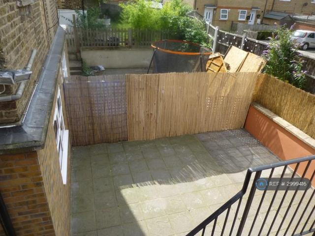 Brigstock Road, Thornton Heath, CR7 2 bed flat to rent £1,600 pcm £369 pw