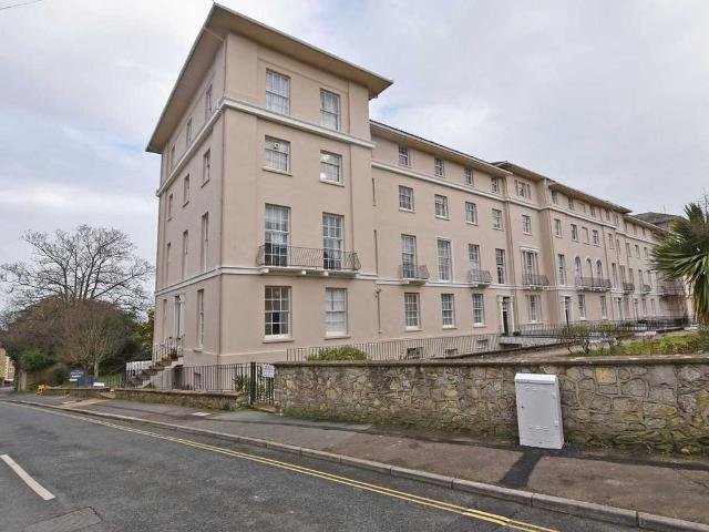 Brigstocke Terrace, St Thomas Street. 1 bed flat to rent £610 pcm £141 pw