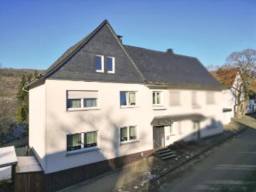 Brilon Hoppecke: Moderne Doppelhaushälfte mit viel Platz für Ihre Familie!