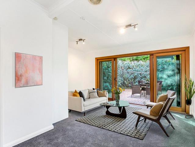 Brilliant Bondi Home seconds to Beach Bondi + AC Available Now