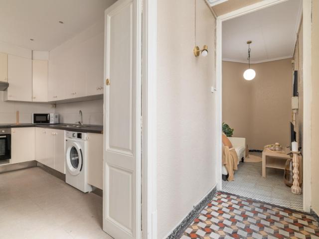 Brilliant double bedroom next to UPF