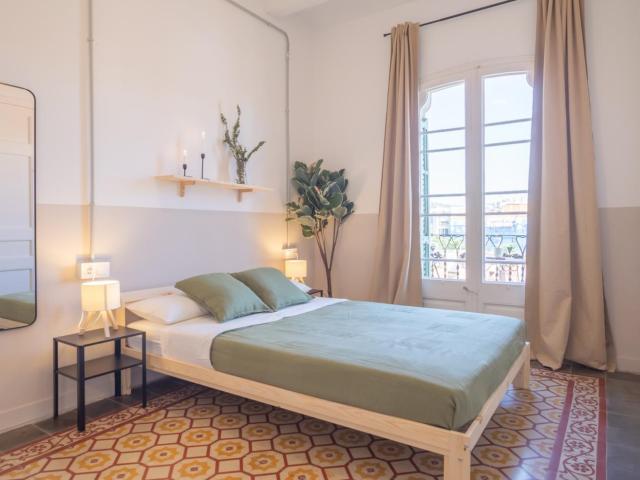 Brilliant double bedroom near the Sant Andreu Comtal train station