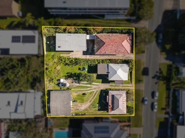 BRILLIANT DEVELOPMENT SITE! NORTH FACING SEAVIEWS!