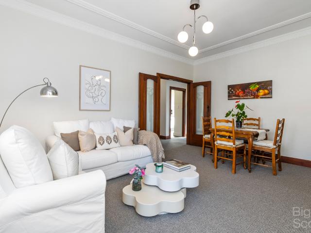 Brilliant First Floor Front Apartmen