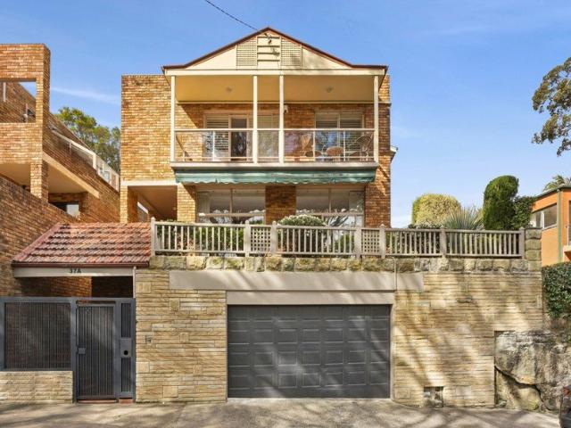 Brilliant Freestanding Home of Seclusion & Serenity
