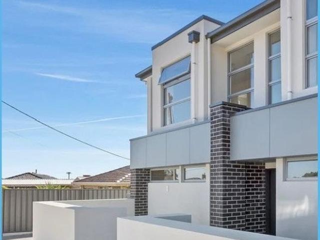 Contemporary Design and Décor Rear access to Double Garage Such a great location! A lifestyle Home Great Value!