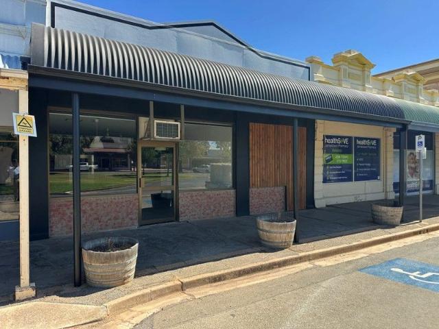 Brilliant Main Street Shop frontage