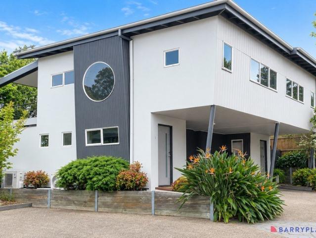 Brilliantly Located Loft Apartment on Beaton!